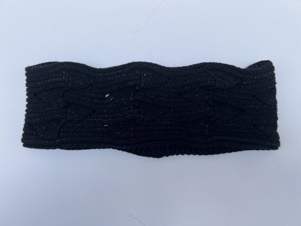 רצועה לכובע "TOQUE" בצבע שחור עם לורקס וגלים מסביב